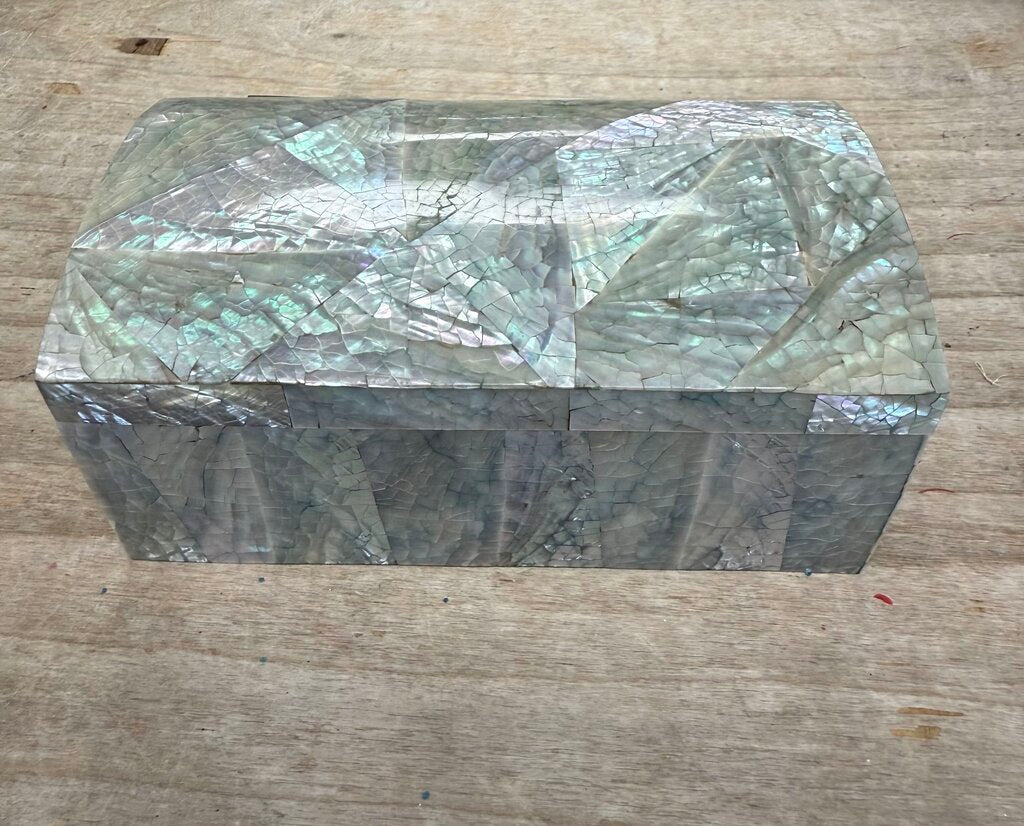 1970s HOLLYWOOD REGENCY ABALONE BOX 6"x3.5"