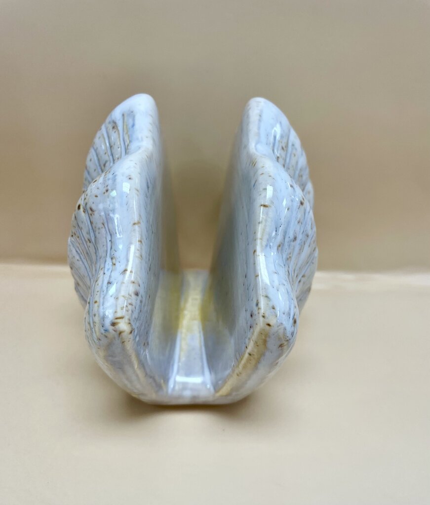 CERAMIC SHELL NAPKIN HOLDER