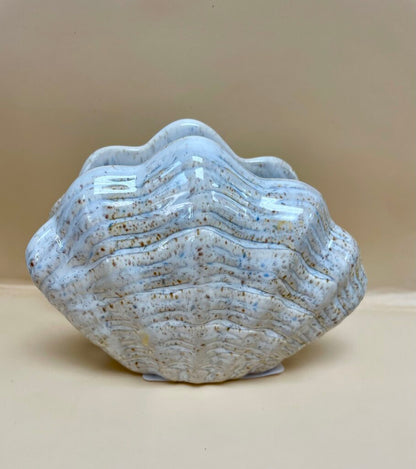 CERAMIC SHELL NAPKIN HOLDER