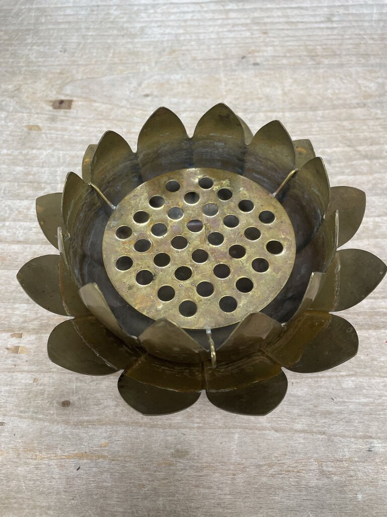 BRASS LOTUS FLOWER FROG 7"x3.5"