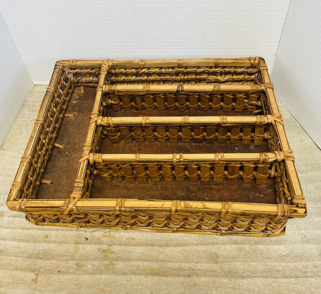 VINTAGE WICKER RATTAN UTENSIL HOLDER