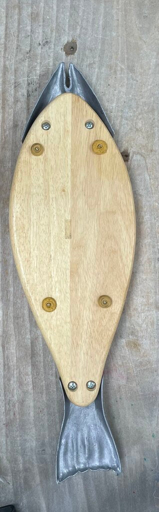 RARE LARGE WOOD METAL FISH CUTTING/SERVING BOARD 25"