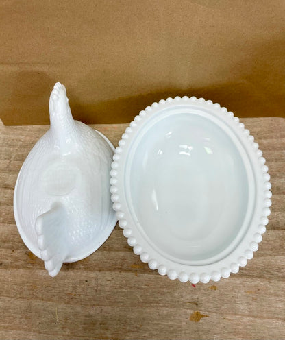 LIDDED MILK GLASS CHICKEN 7"x5.5"x5.5"