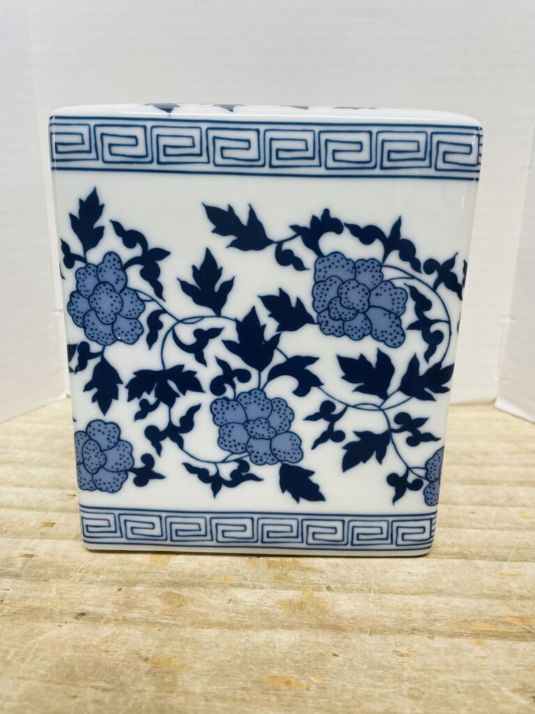 GUMPS BLUE CERAMIC TISSUE BOX 6"x 5.5"