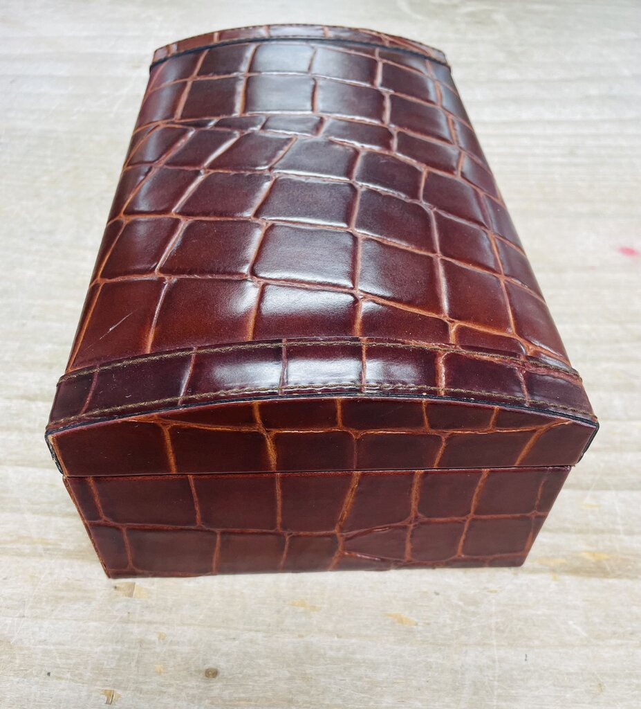 HANDMADE IN SPAIN LEATHER JEWELRY BOX