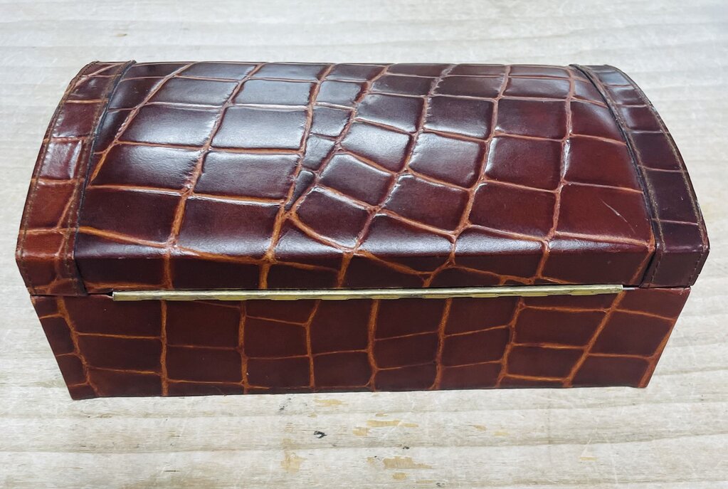 HANDMADE IN SPAIN LEATHER JEWELRY BOX