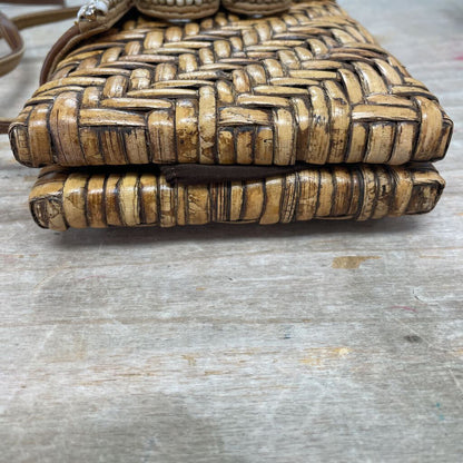 TOMMY BAHAMA RATTAN AND BEADED CLUTCH 12X5