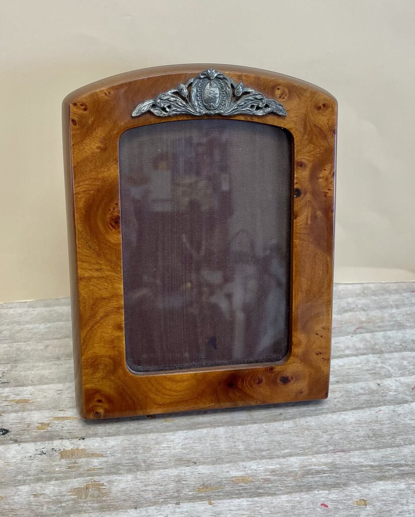 BURL AND SILVER FRAME 6.5" 5.5"