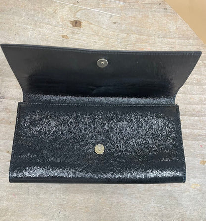 YSL BLACK PATENT LEATHER CLUTCH L9.5"H5"