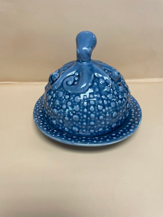 OCTOPUS STONEWARE COVERED DISH 6.25"ACROSS 5.5"HIGH