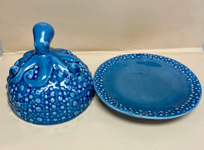 OCTOPUS STONEWARE COVERED DISH 6.25"ACROSS 5.5"HIGH