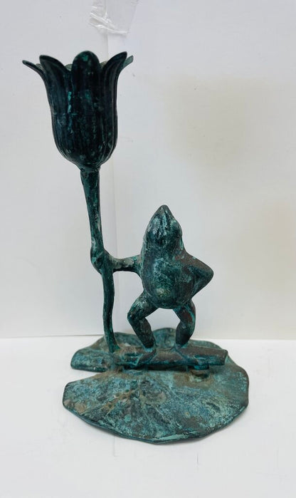 VINTAGE BRASS FROG HOLDING FLOWER FIGURINE