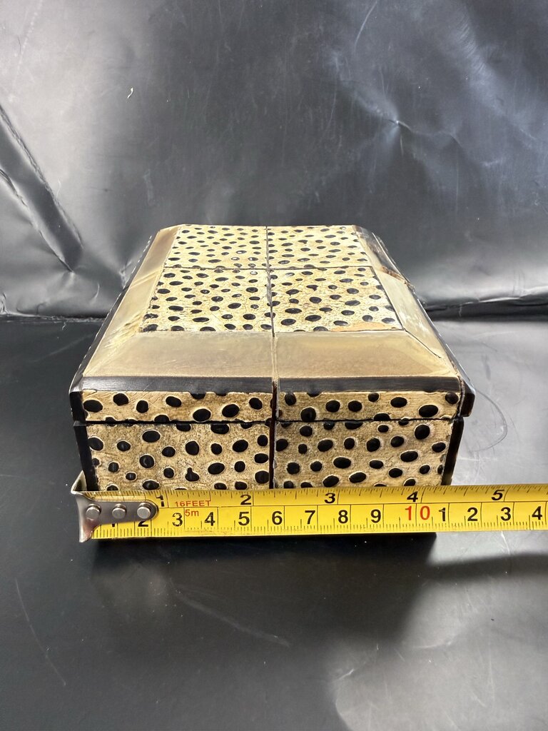 WOODEN DOTTED BONE BOX