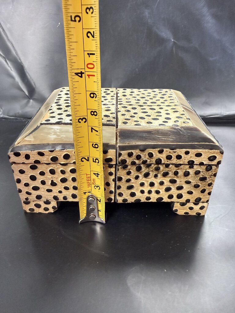 WOODEN DOTTED BONE BOX