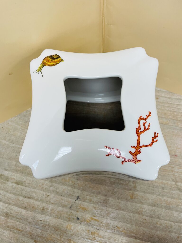 LYNN CHASE DESIGNS CERAMIC TISSUE BOX