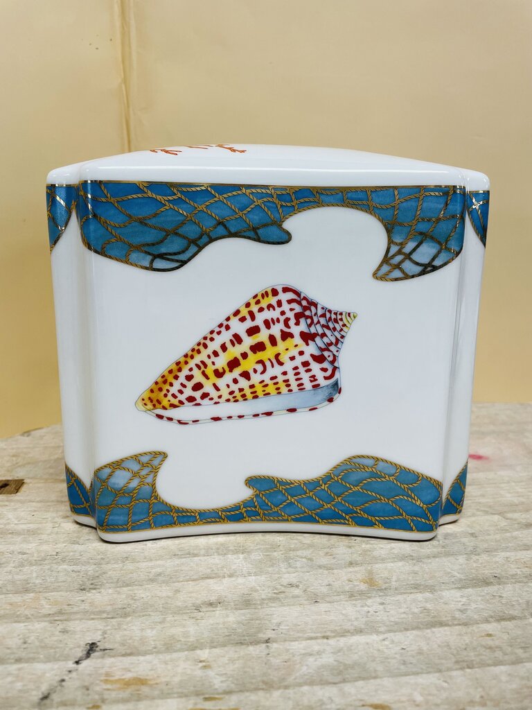 LYNN CHASE DESIGNS CERAMIC TISSUE BOX