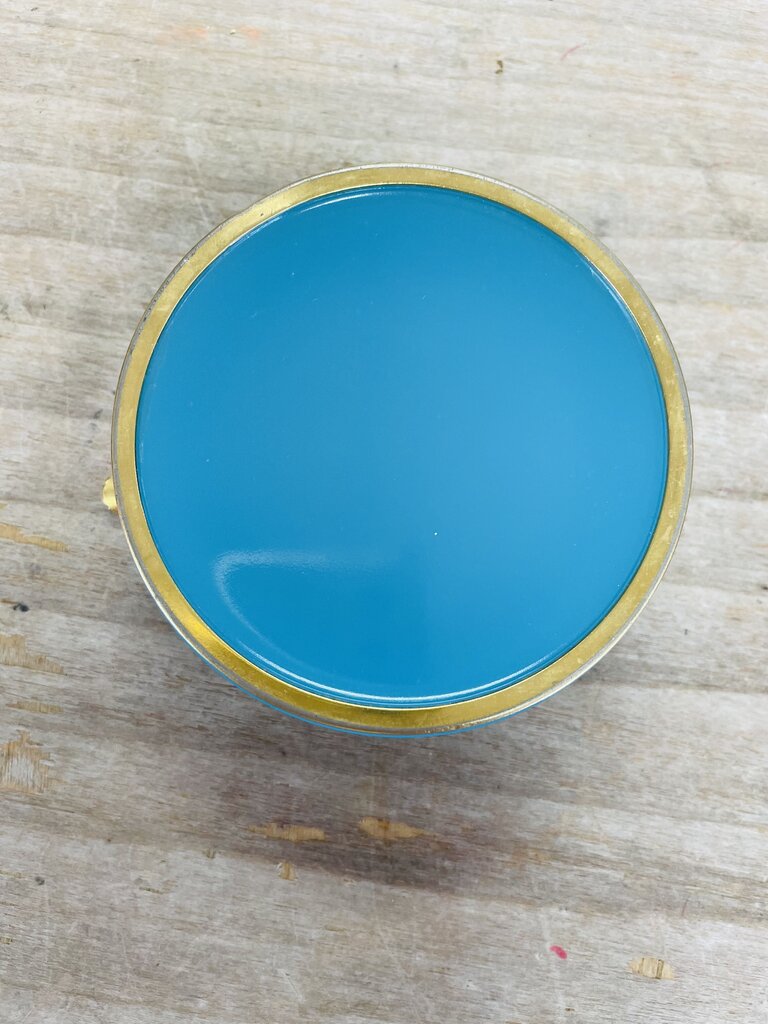 EARLY 20TH CENTURY FRENCH OPALINE GLASS ASHTRAY