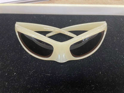 BALENCIAGA SKIN WRAP CAT MASK LIGHT YELLOW BROWN SUNGLASSES BB0252S003