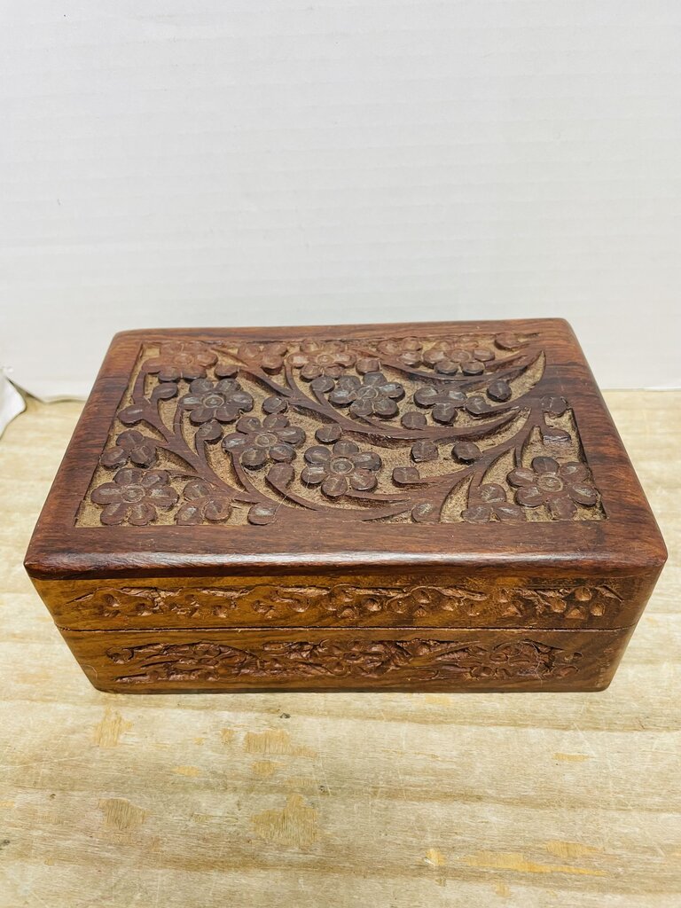 WOODEN CARVED BOX