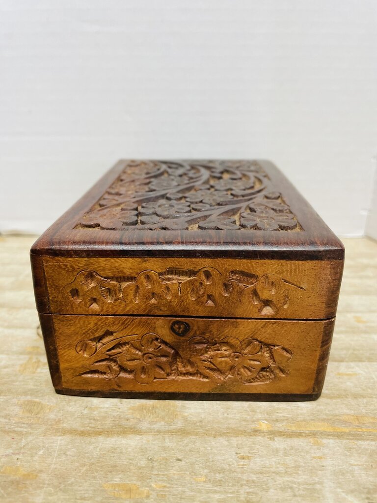 WOODEN CARVED BOX