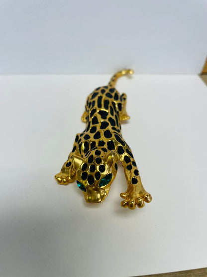 GREED EYED LEOPARD PIN 5"