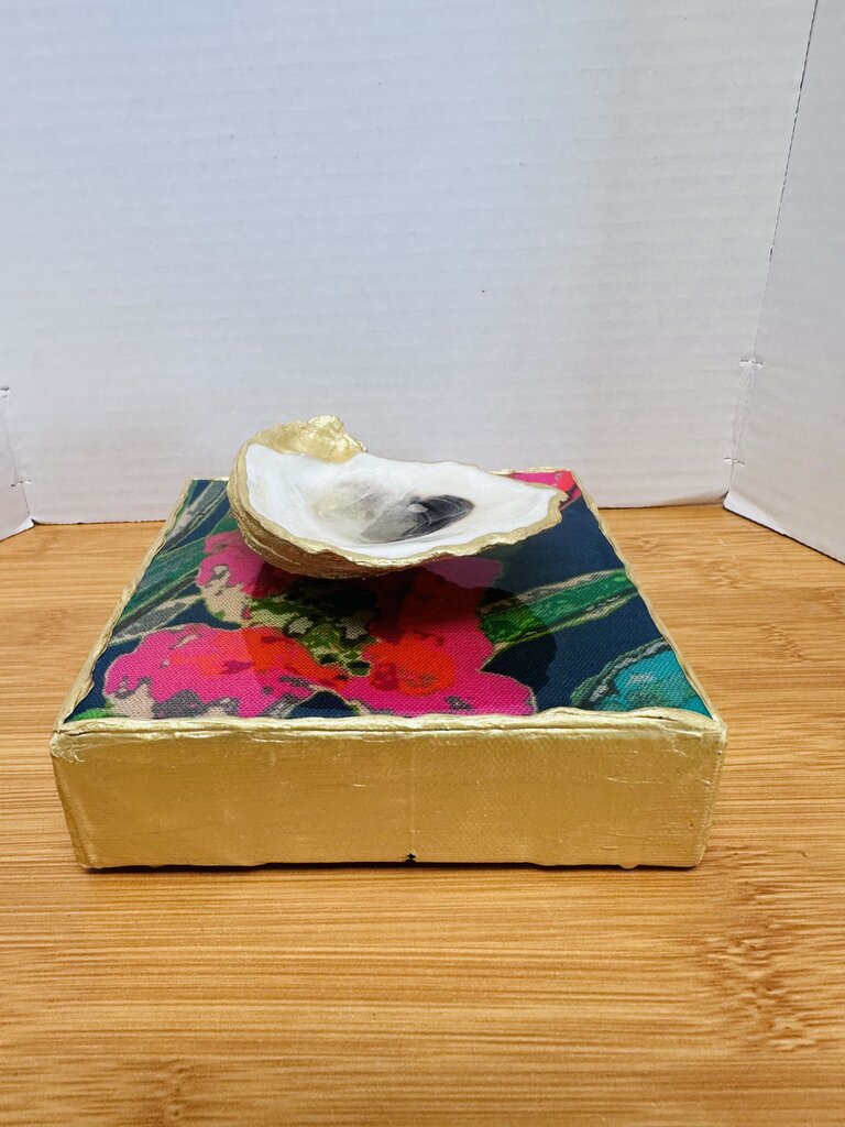 OYSTER SHELL BOX DECOR