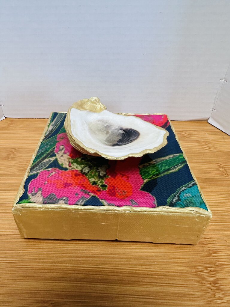 OYSTER SHELL BOX DECOR