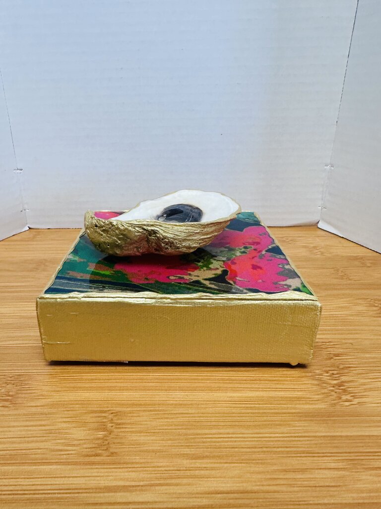 OYSTER SHELL BOX DECOR