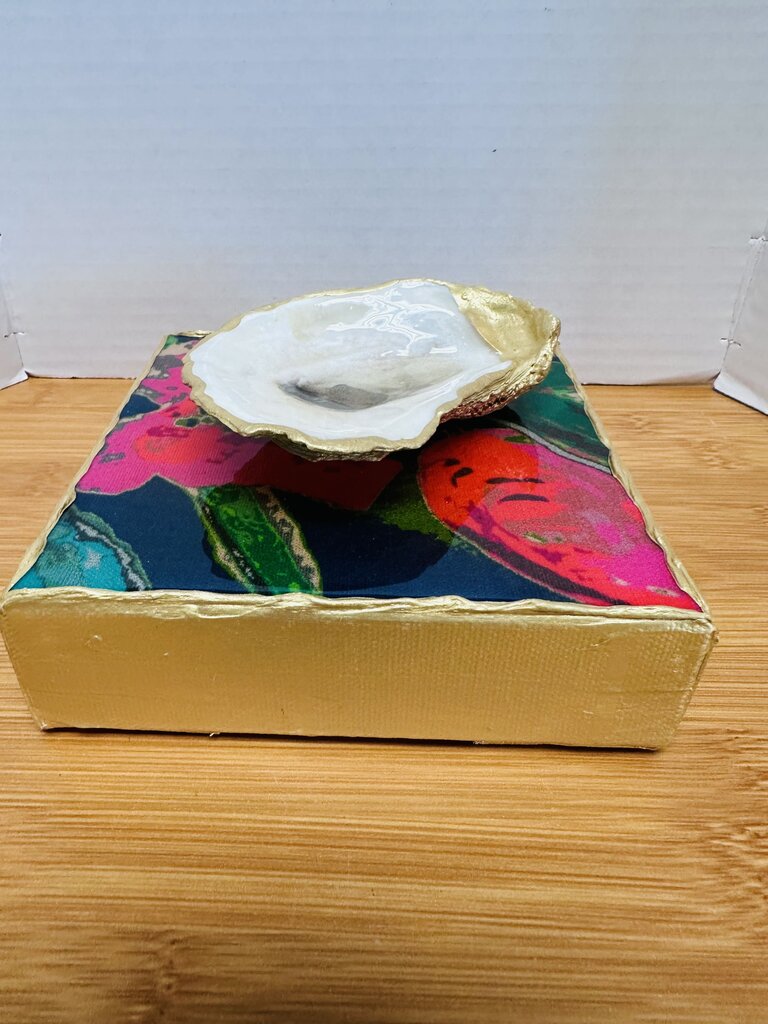 OYSTER SHELL BOX DECOR