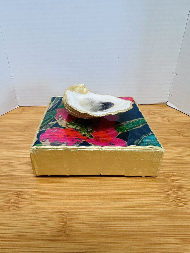OYSTER SHELL BOX DECOR