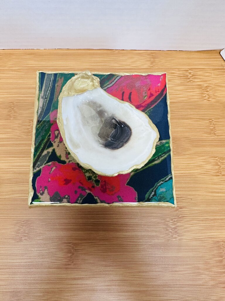 OYSTER SHELL BOX DECOR