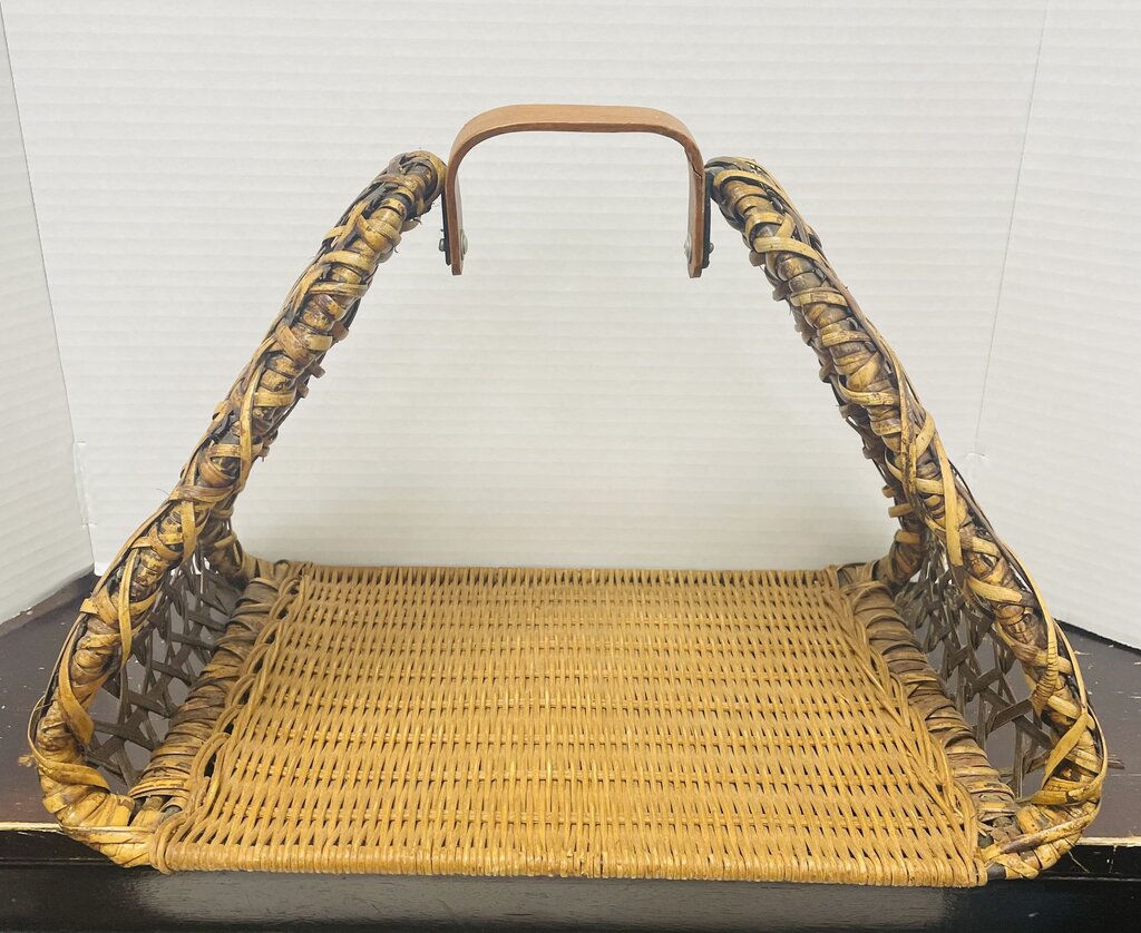VINTAGE FRENCH COUNTRYSIDE WOVEN WICKER FLOWER BASKET