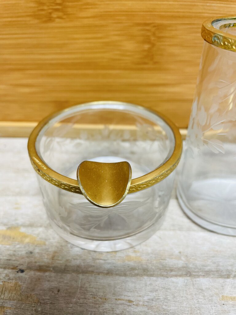 VINTAGE GOLD RIMMED ASHTRAY AND MATCHSTICK HOLDER