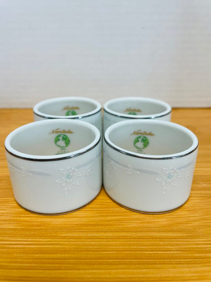 NORITAKE NAPKIN RING WHITE/ FLOWER