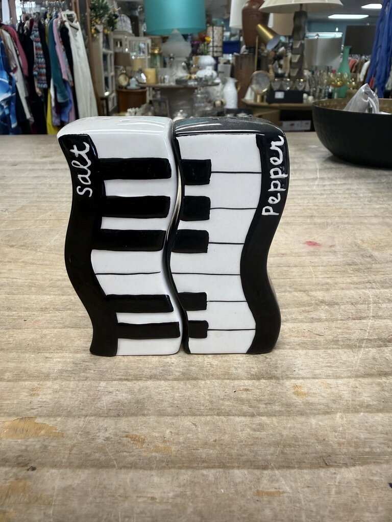 PIANO KEYS SALT AND PEPPER SHAKER