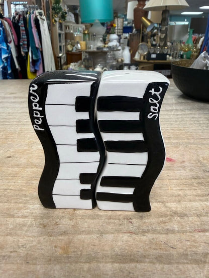 PIANO KEYS SALT AND PEPPER SHAKER
