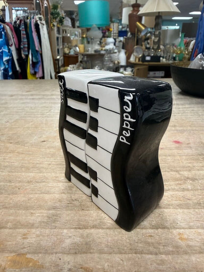 PIANO KEYS SALT AND PEPPER SHAKER
