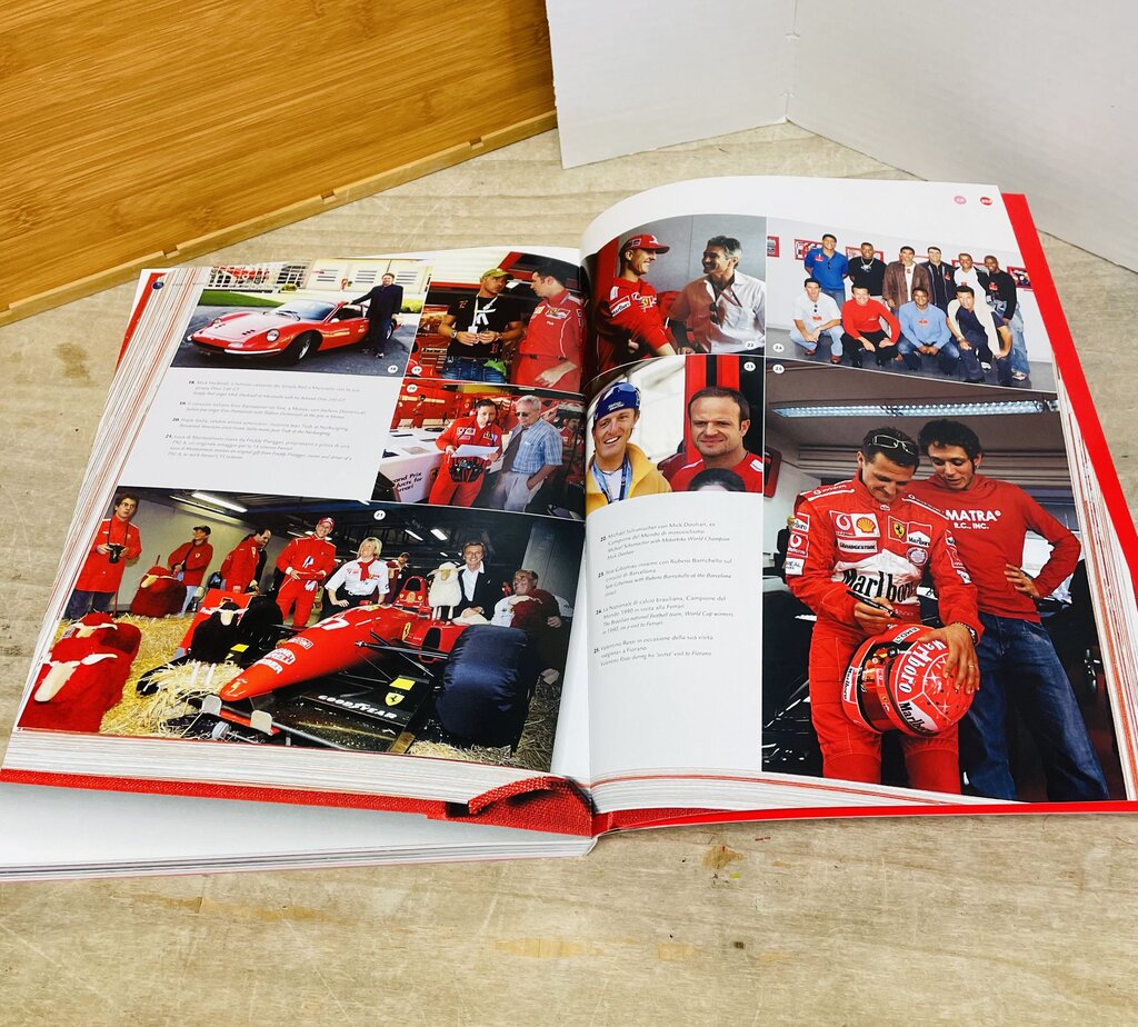 FERRARI 2004 YEARBOOK CAMPIONI DEL MONDO