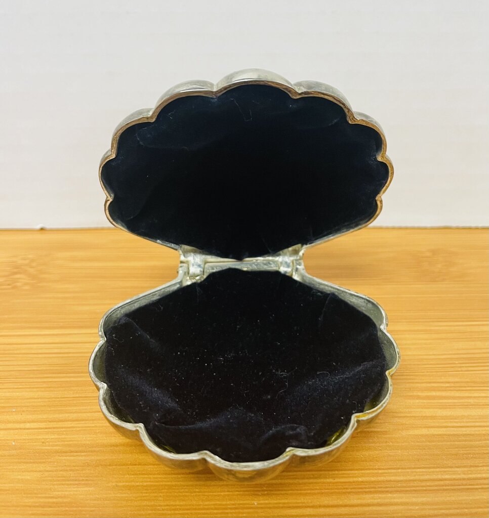 SILVER PLATED CLAM SHELL JEWELRY BOX