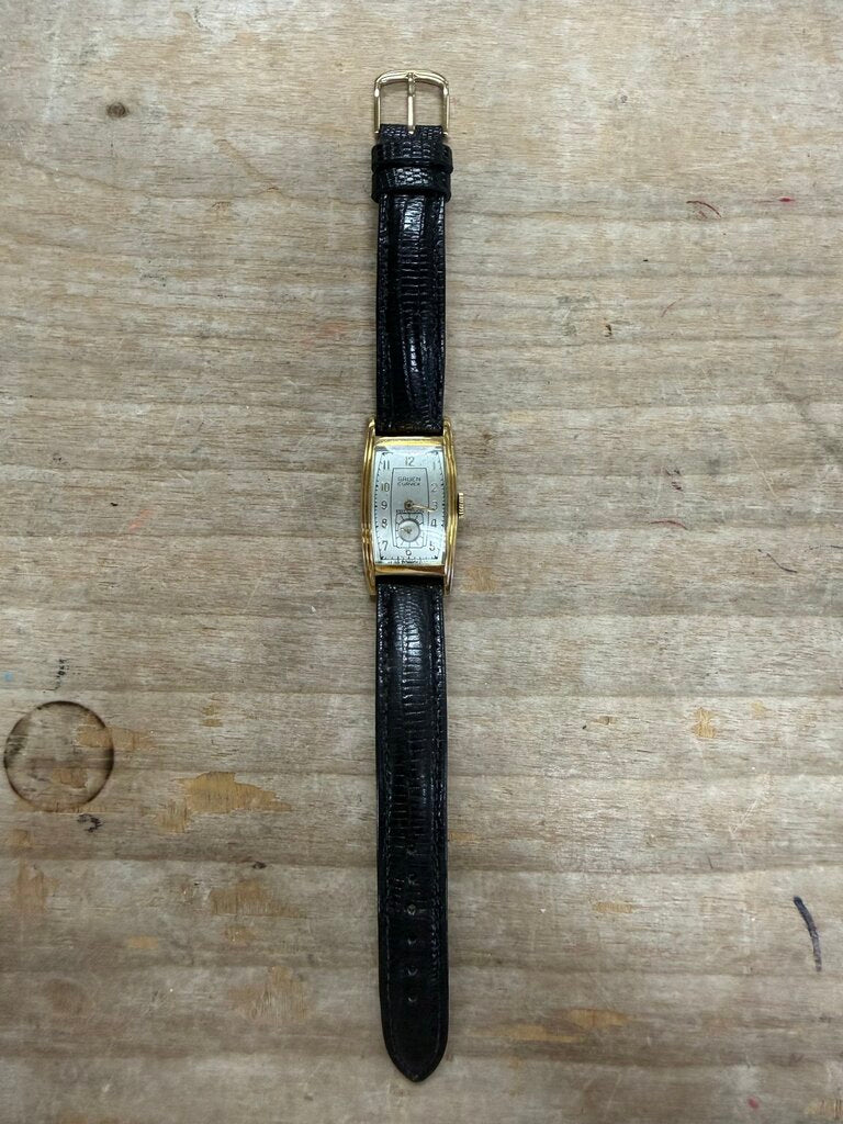 VINTAGE WOMANS SWISS 10 KT GOLD FILLED GRUEN CURVEX PRECISION WATCH