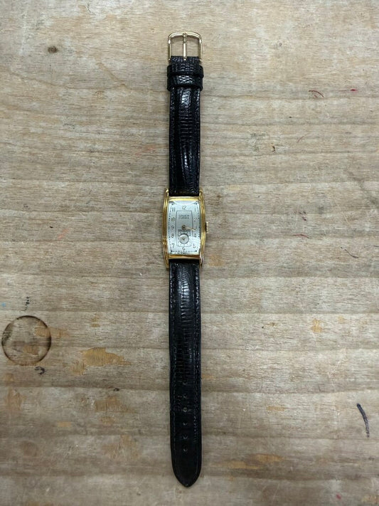 VINTAGE WOMANS SWISS 10 KT GOLD FILLED GRUEN CURVEX PRECISION WATCH