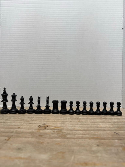 QUALITAT CHESS PIECES