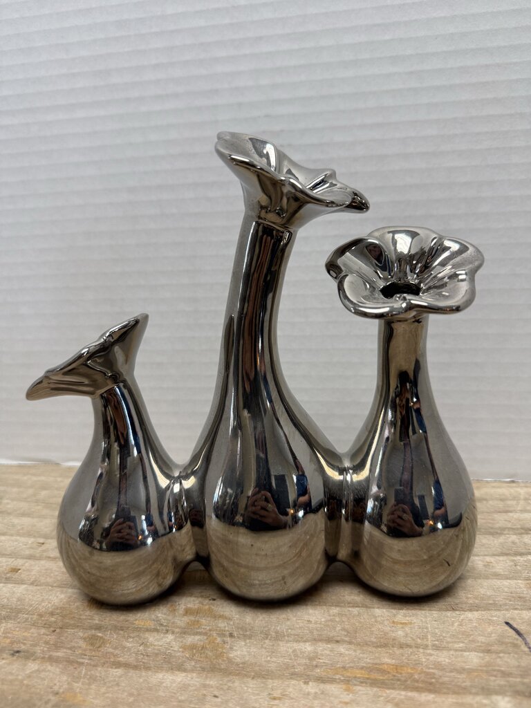 VINTAGE TRIPLE FLOWER BUD VASE