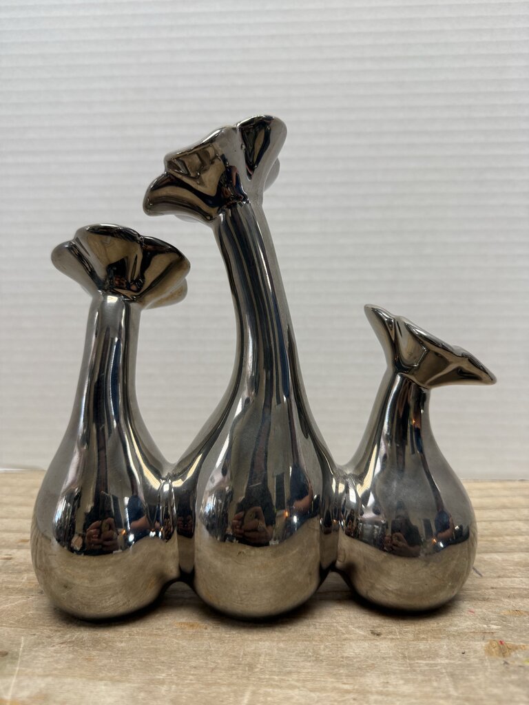 VINTAGE TRIPLE FLOWER BUD VASE