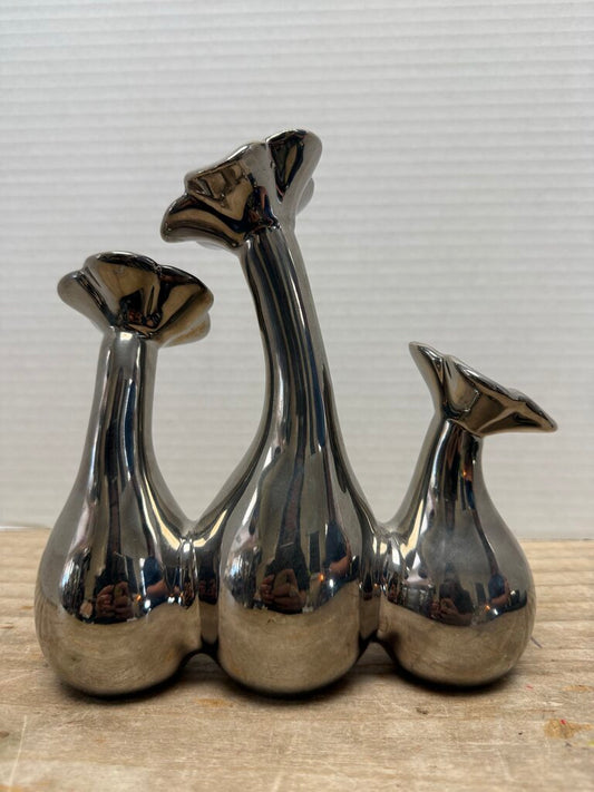 VINTAGE TRIPLE FLOWER BUD VASE