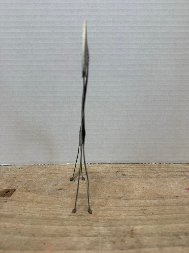 METAL HAND CRAFTED GIRAFFE FIGURE