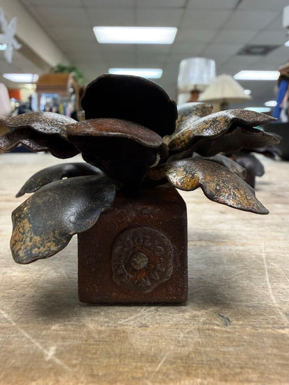 JAN BARBOGLIO HAND WORKED IRON FLOWER NAPKIN RINGS SET OF 4
