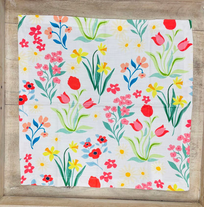 NWT SUR LA TABLE FLORAL NAPKINS SET OF 4 20"x20"