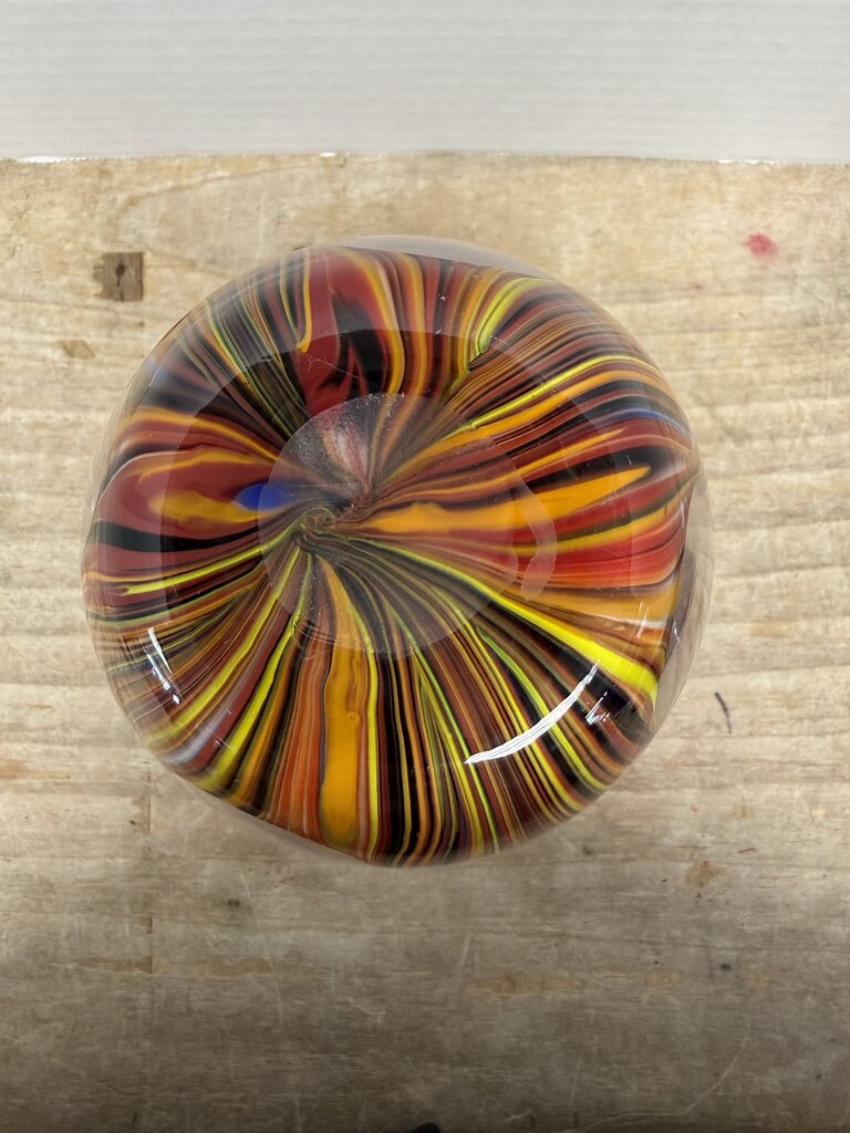 MISSONI RED SWIRL GLASS VASE W/ CIRCLES