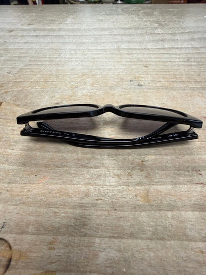 QUAY WIDE AWAKE BLACK SUNGLASSES